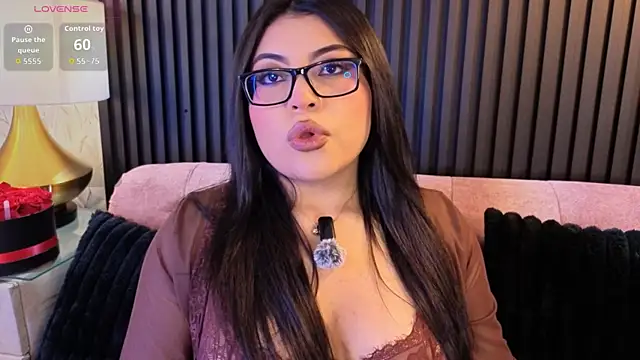 Alexa Madisson online show from July 1, 2026, 7:46 pm