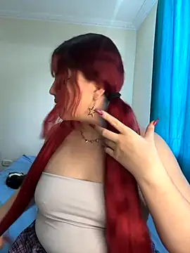 Ivelleee  online show from September 18, 2025, 7:27 pm