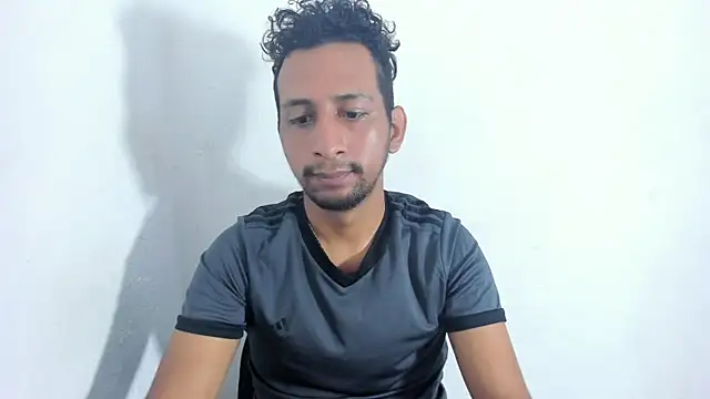 Snapshot of Aez_ chatting on March 17, 2025, 4:11 pm Aez online show from March 17, 2025, 4:11 pm