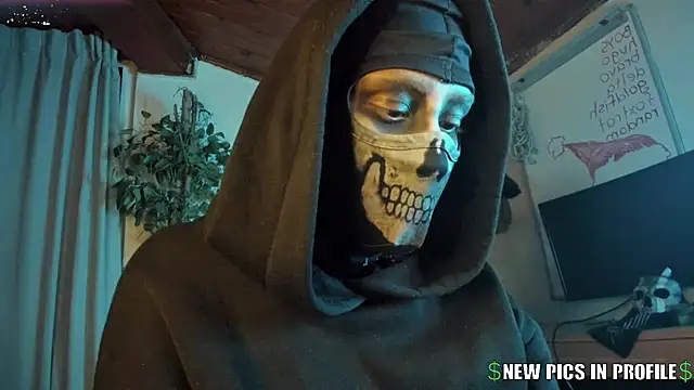 Snapshot of cos_operator chatting on January 9, 2026, 8:21 pm cos operator online show from January 9, 2026, 8:21 pm