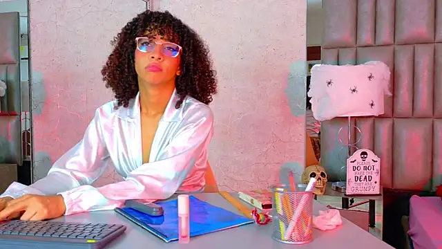 CamilaJohnston online show from October 9, 2025, 8:51 pm