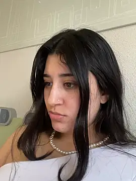 Snapshot of SashaLuss_ chatting on March 18, 2025, 4:48 pm SashaLuss online show from March 18, 2025, 4:48 pm