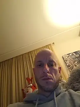 svenpfeifer online show from February 3, 2026, 2:53 am