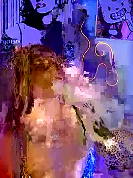 Snapshot of LoganPeny chatting on March 21, 2025, 4:17 am LoganPeny online show from March 21, 2025, 4:17 am