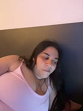 Veramaia online show from July 13, 2026, 9:28 pm