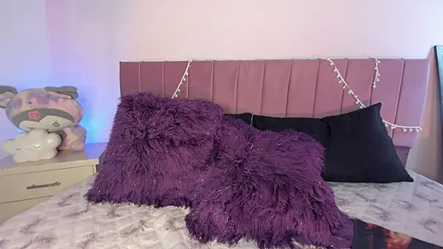 Snapshot of kitty-kryss chatting on January 16, 2026, 5:17 pm kitty-kryss online show from January 16, 2026, 5:17 pm