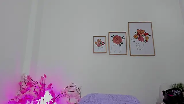 Snapshot of alana_111 chatting on October 10, 2025, 3:05 am alana 111 online show from October 10, 2025, 3:05 am