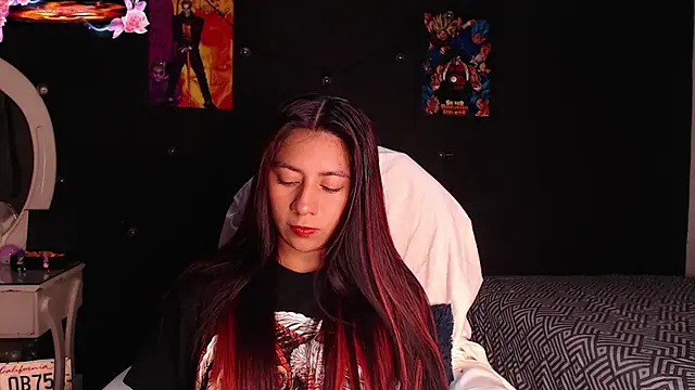 yes0225 online show from November 4, 2025, 3:44 pm