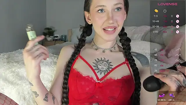 Say luna online show from March 11, 2025, 6:30 pm