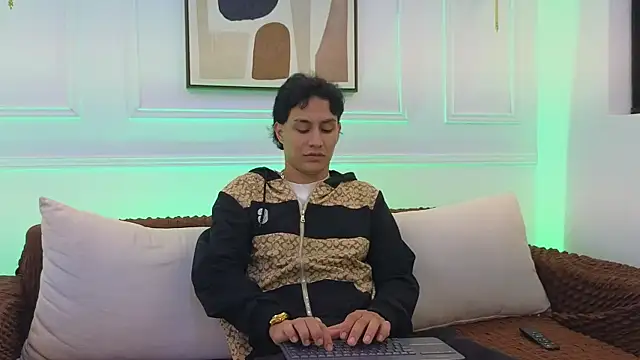 Snapshot of Stone_grey1_ chatting on May 13, 2026, 3:26 am Stone grey1 online show from May 13, 2026, 3:26 am