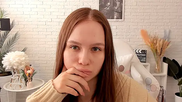 LoisCubitt online show from March 15, 2025, 11:29 am