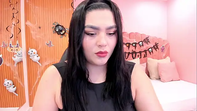 eva sainnt online show from October 28, 2025, 4:42 pm