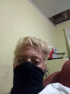 Snapshot of andredomal chatting on March 4, 2026, 12:49 am andredomal online show from March 4, 2026, 12:49 am