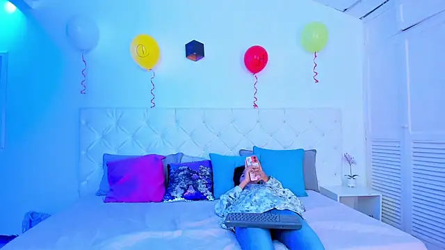 Zaira Angel online show from November 13, 2025, 3:16 am