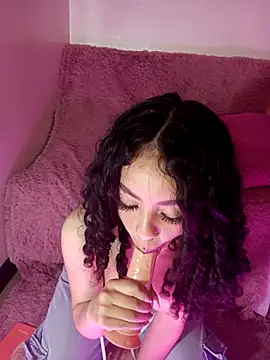Snapshot of Tracy_KS chatting on March 18, 2025, 3:53 pm Tracy KS online show from March 18, 2025, 3:53 pm