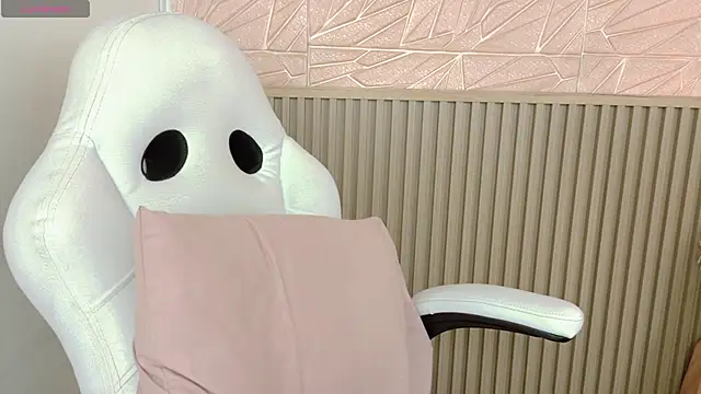 Gaviluc  online show from November 26, 2025, 10:38 am