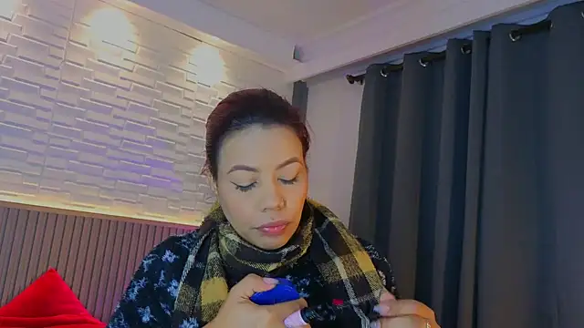 TiffanyWalk online show from October 4, 2025, 11:19 am