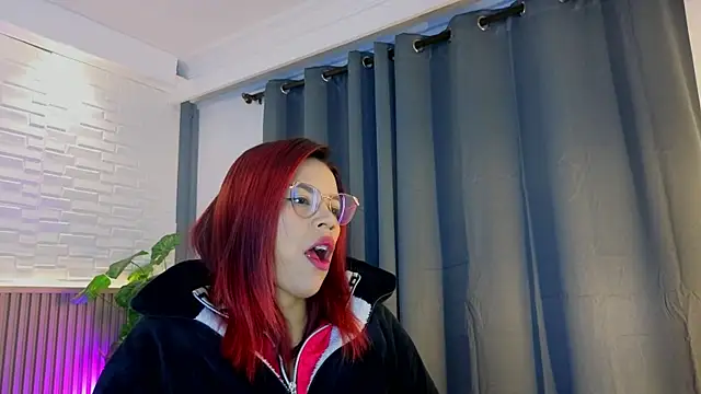 TiffanyWalk online show from October 15, 2025, 10:48 am