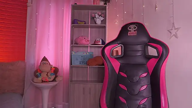 Madison Mayer online show from October 3, 2025, 1:08 pm