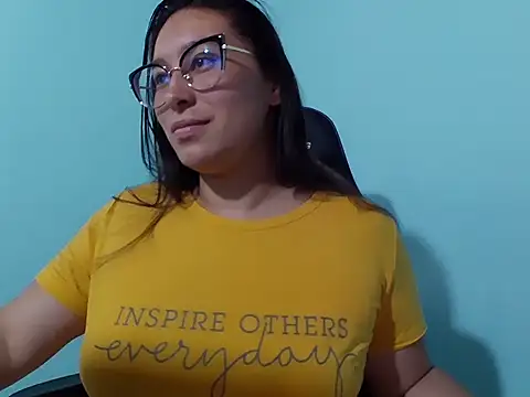 cloe starr online show from October 21, 2025, 4:08 pm