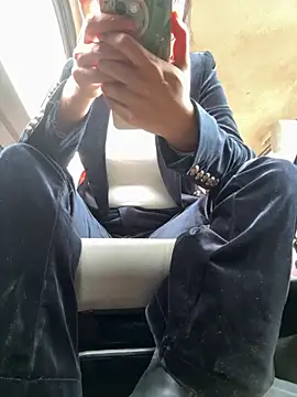 aa520uv online show from November 3, 2025, 3:30 am