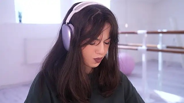 mystica  online show from September 30, 2025, 8:41 am