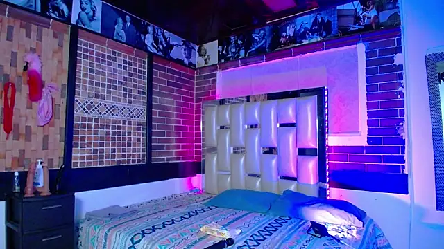 kriss sweetboobs10 online show from March 29, 2026, 11:32 am