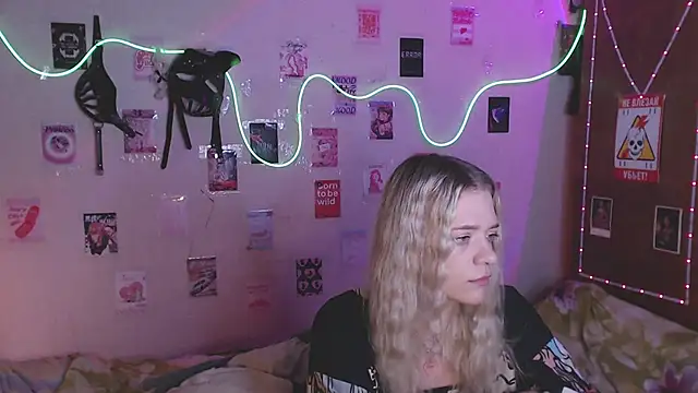 Snapshot of Your_Horny_Friends chatting on October 14, 2025, 2:29 pm Your Horny Friends online show from October 14, 2025, 2:29 pm