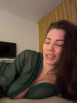 CelineReys online show from December 20, 2025, 11:45 pm