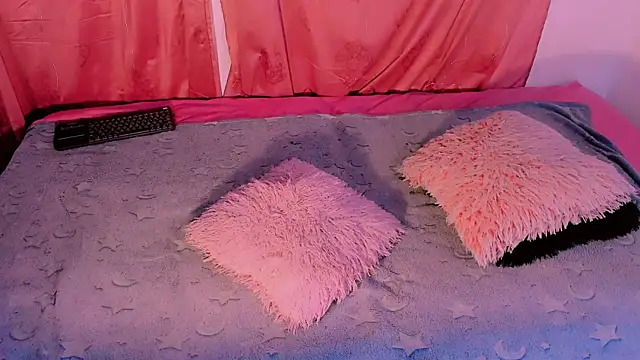 Mariana-ofc online show from November 12, 2025, 11:10 am