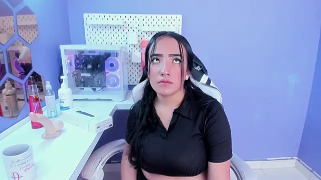 Alice 26  online show from January 19, 2026, 1:59 pm