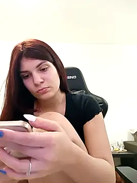 MeCherryy online show from December 5, 2025, 2:03 pm