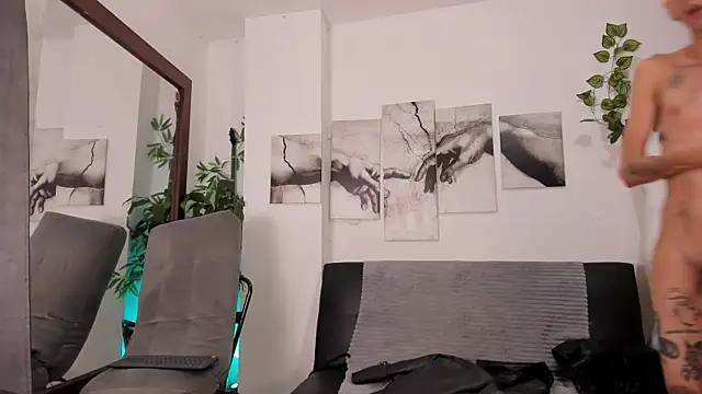 Snapshot of Giotrashy chatting on October 3, 2025, 7:33 pm Giotrashy online show from October 3, 2025, 7:33 pm