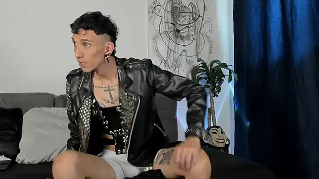 Giotrashy online show from June 20, 2026, 7:49 pm