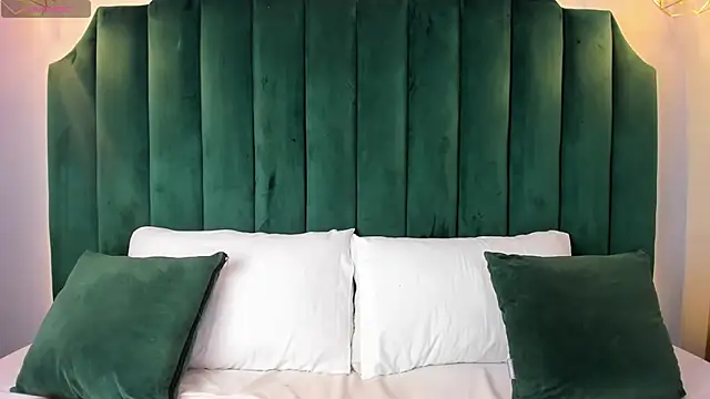 Snapshot of AnnyColson chatting on September 17, 2025, 4:25 am AnnyColson online show from September 17, 2025, 4:25 am