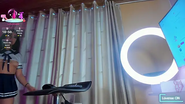 alice kingsley  online show from December 1, 2025, 1:16 pm