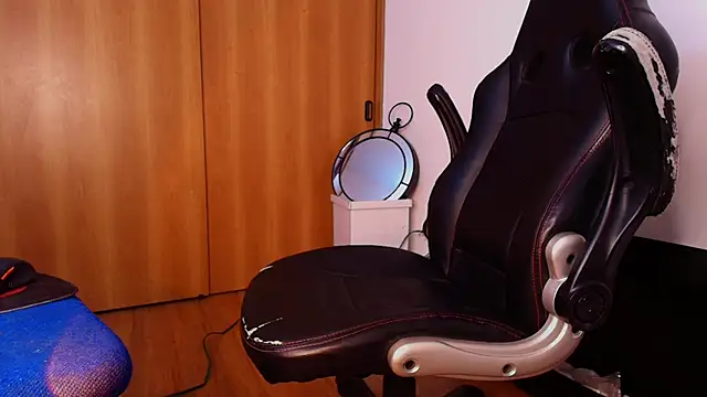 josemeirelesfox online show from September 28, 2025, 5:57 am