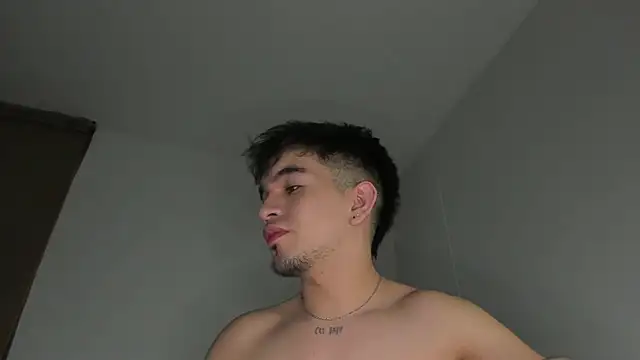 cmzo  online show from November 4, 2025, 1:05 am