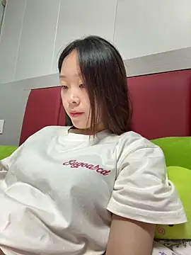 Minnie-66 online show from September 15, 2025, 10:37 am