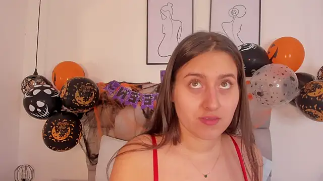 Snapshot of Hanna_Evans__ chatting on October 28, 2025, 12:30 pm Hanna Evans online show from October 28, 2025, 12:30 pm