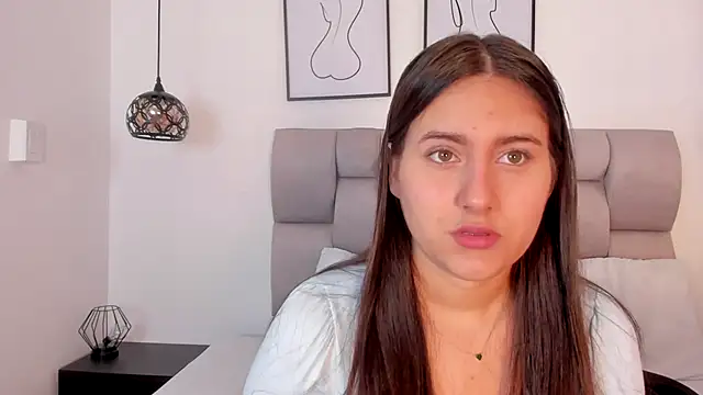 Hanna Evans   online show from November 15, 2025, 11:51 am