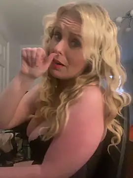 Snapshot of Mistress-LillyRose chatting on March 19, 2025, 4:02 pm Mistress-LillyRose online show from March 19, 2025, 4:02 pm
