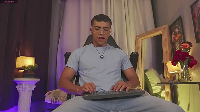 Colstorw  online show from April 8, 2026, 10:04 am