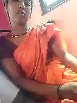 Snapshot of Sonia_Mehra6 chatting on March 14, 2025, 8:32 am Sonia Mehra6 online show from March 14, 2025, 8:32 am