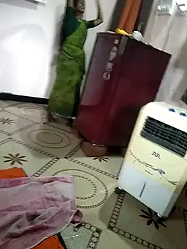 Snapshot of Sonia_Mehra6 chatting on October 5, 2025, 8:56 am Sonia Mehra6 online show from October 5, 2025, 8:56 am