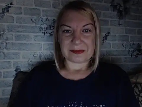 Snapshot of Lillia_Ray chatting on October 10, 2025, 6:01 am Lillia Ray online show from October 10, 2025, 6:01 am