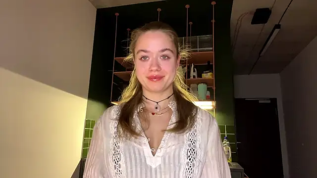 kiyoko kur  online show from March 15, 2025, 6:43 pm