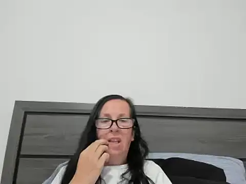 Snapshot of peachgoddess chatting on October 3, 2025, 12:35 pm peachgoddess online show from October 3, 2025, 12:35 pm