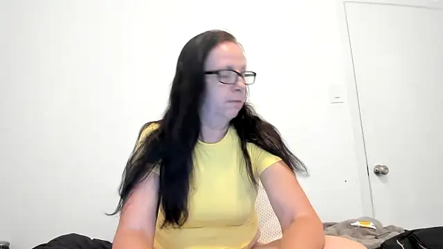 peachgoddess online show from May 18, 2026, 12:22 pm
