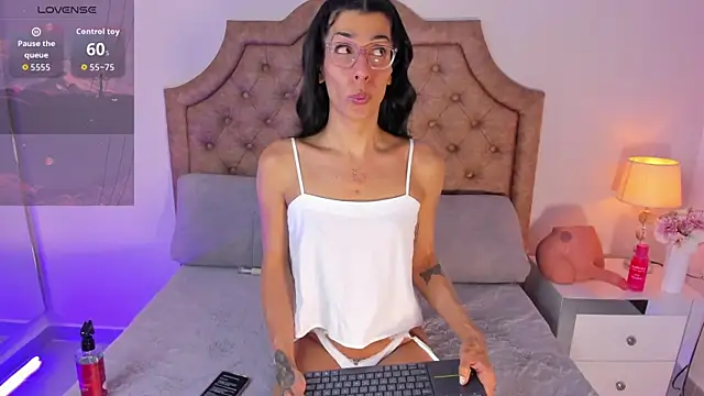 Mandyy1  online show from February 18, 2026, 8:16 pm